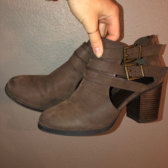Soda Shoes - Cute casual brown heels